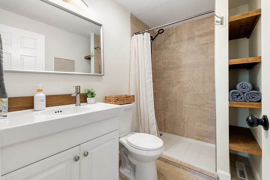En Suite Bathroom