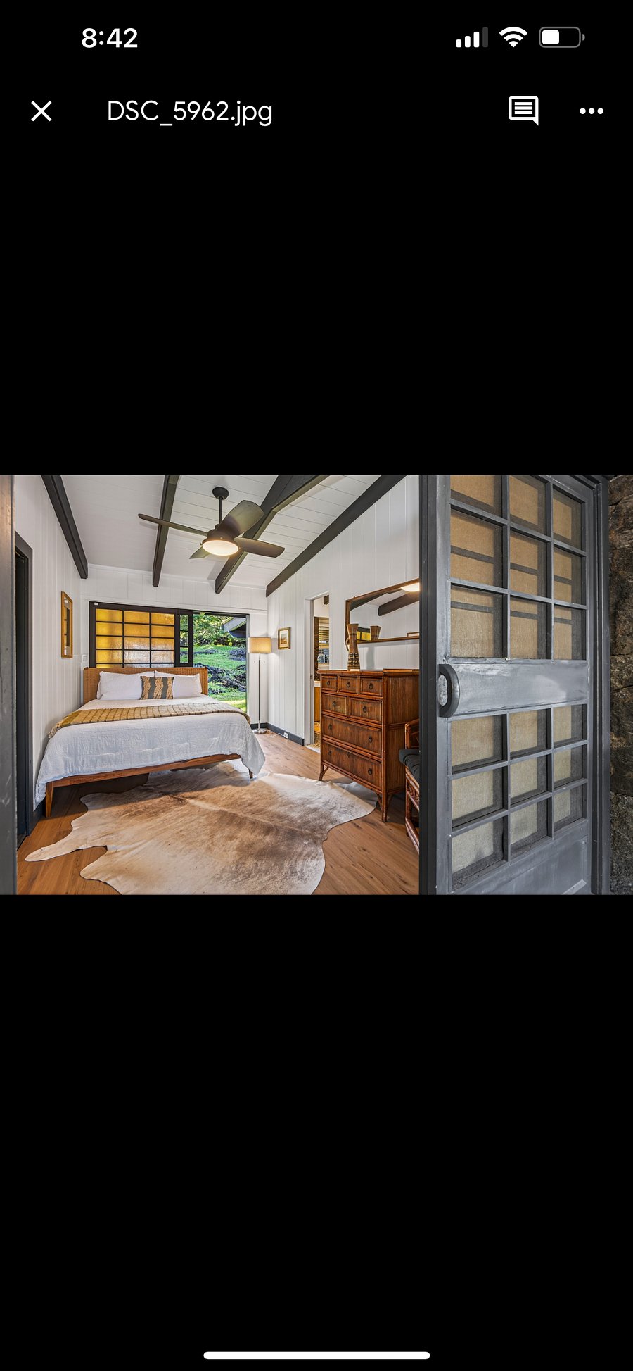 Queen bed with bath