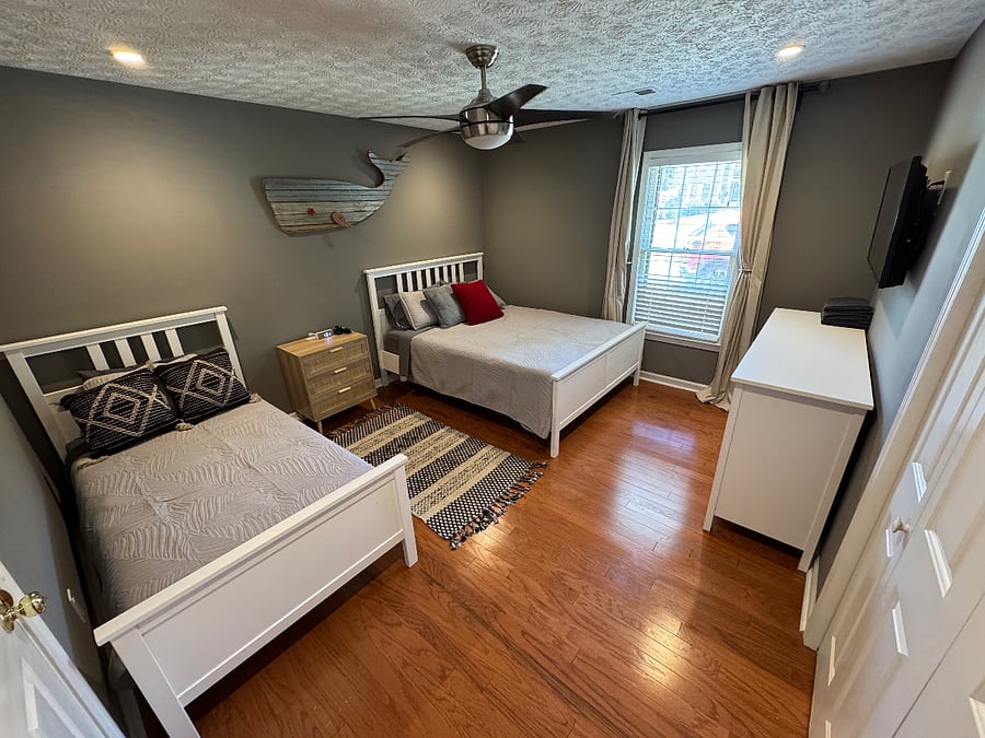 Guest Bedroom 2 with Queen Bed and Full Bed