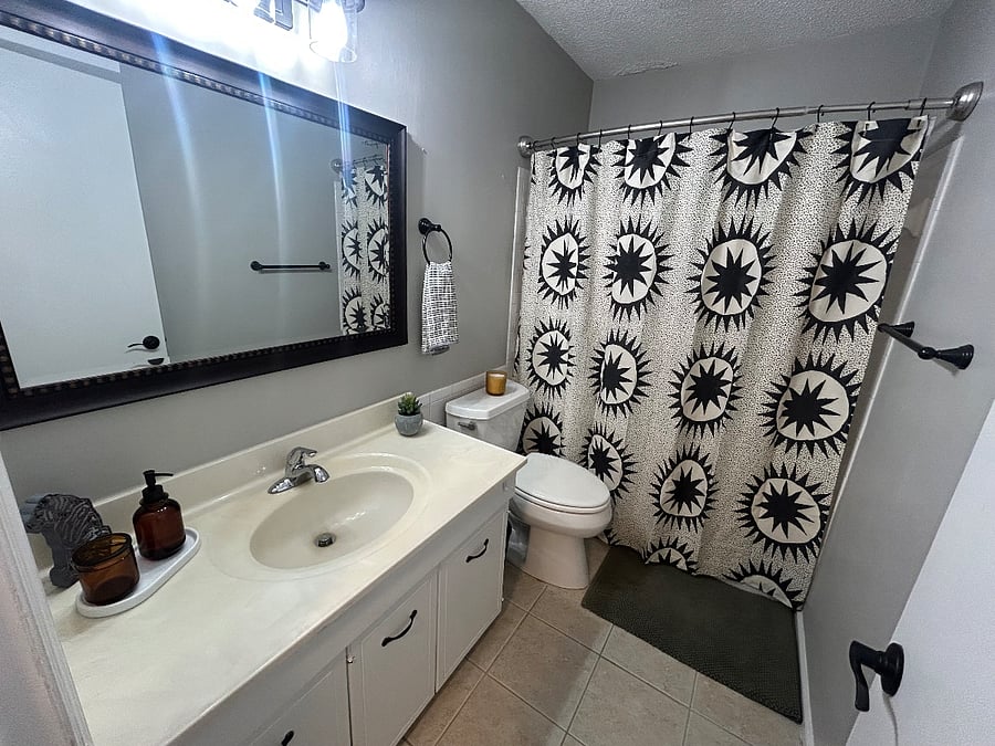 Full Bath view 1