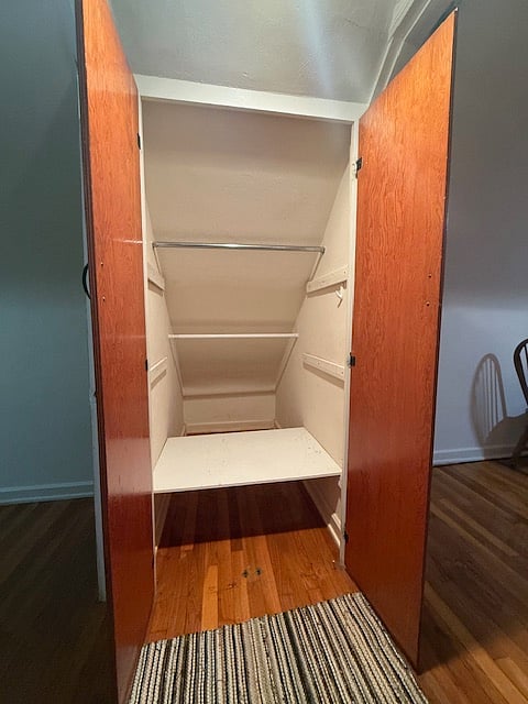 Large closet-storage