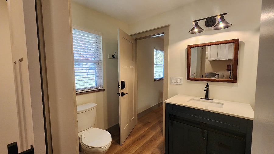 The Clinch Semi Private Bath