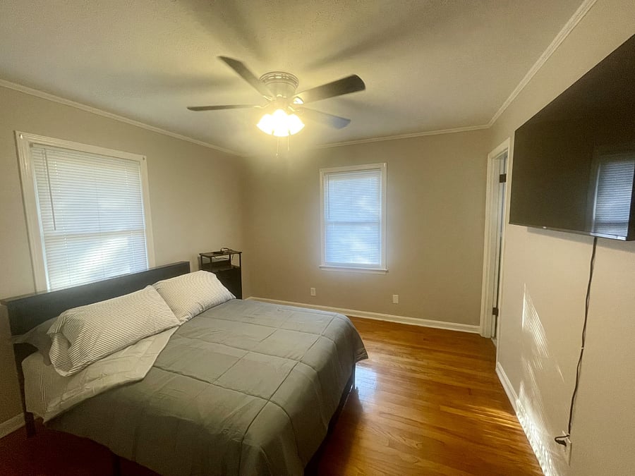 Main Suite With Full Bath