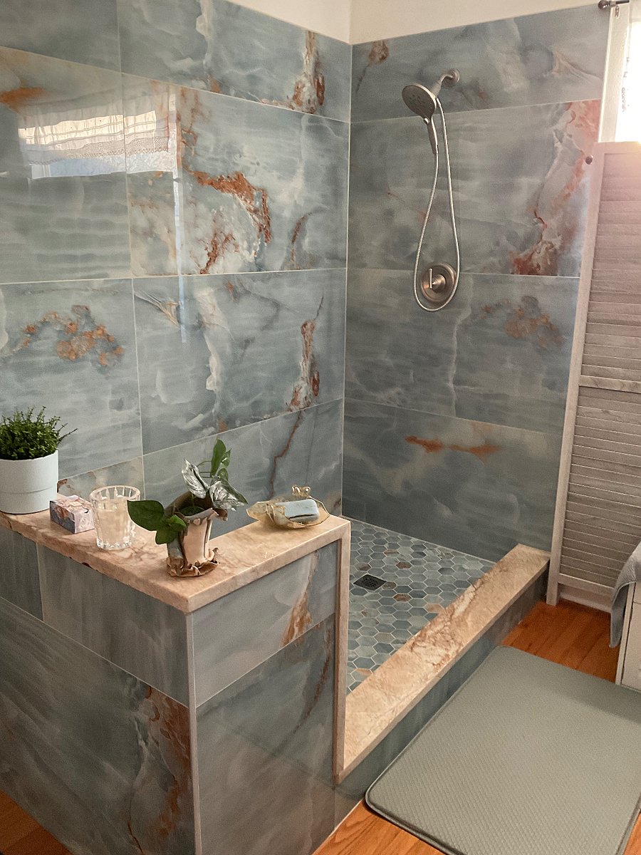 Luxurious step in shower