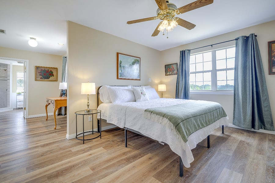 Primary room overlooking the backyard with long-distance views of the hill country