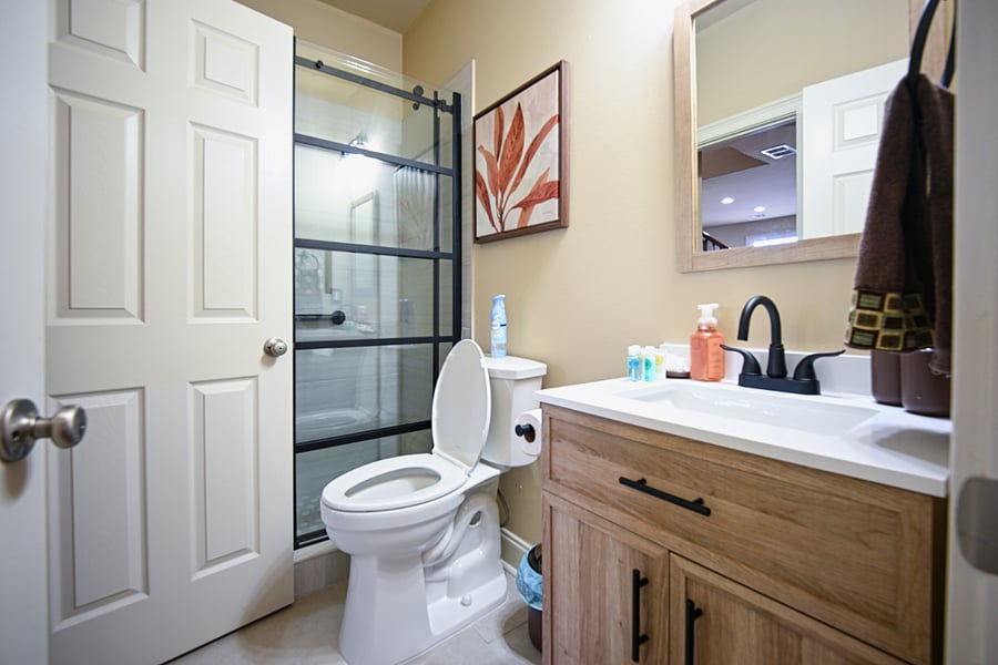 Downstairs full bathroom