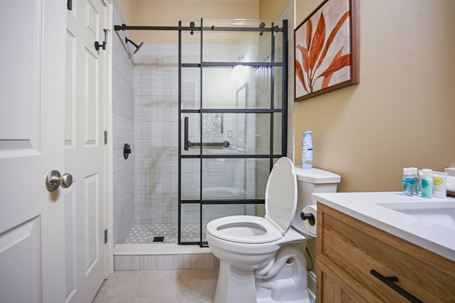 Downstairs full bathroom