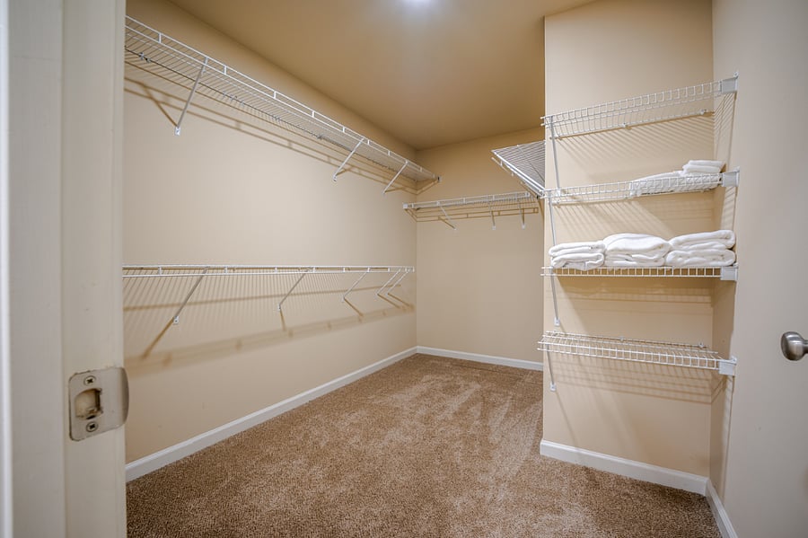 Master bathroom Walk-in closet