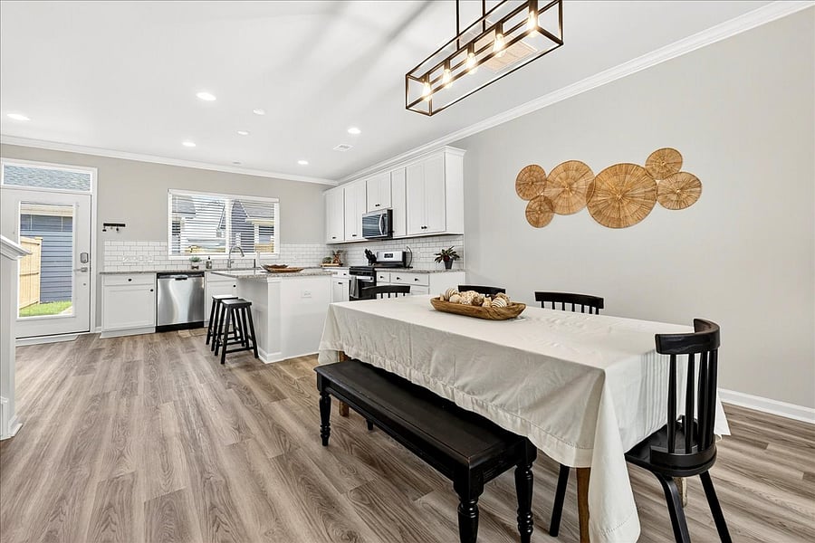 Kitchen/Dinning room 