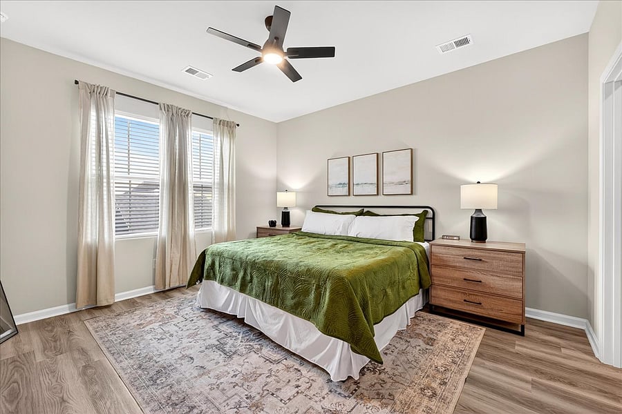 Primary Suite/King Bed 