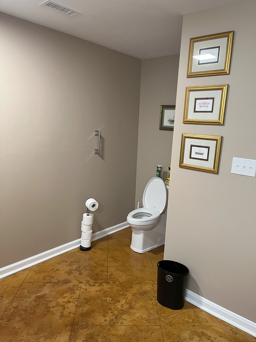 Spacious bathroom