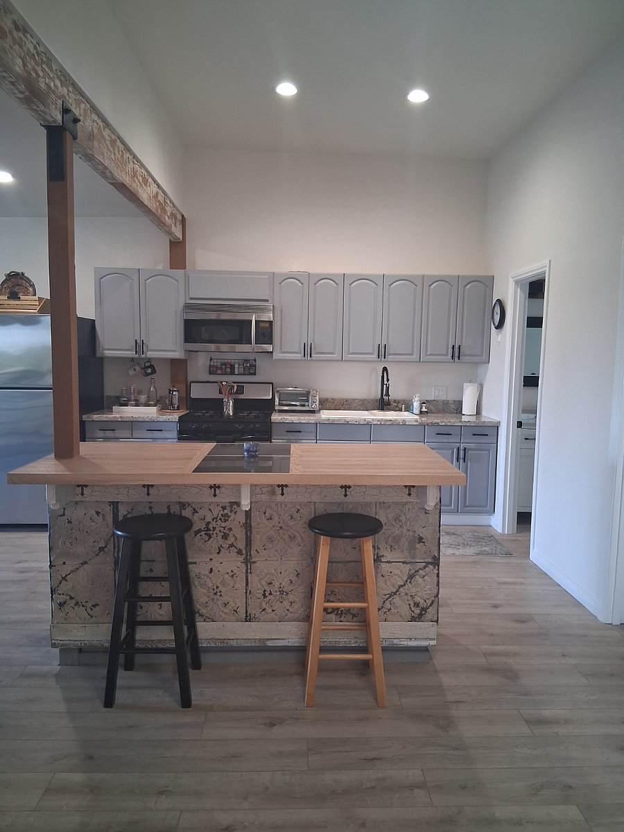 Breakfast bar