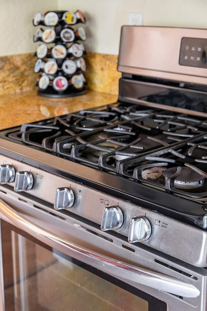 A full gas stove and oven provides plenty of cooking opportunities.