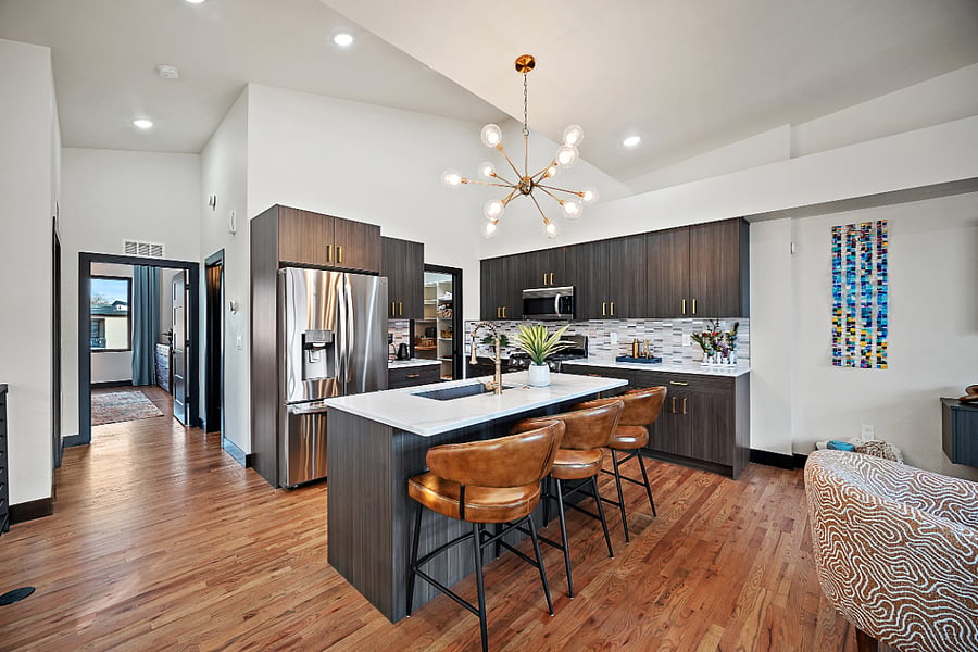 +2nd floor
+New appliances (2025)
