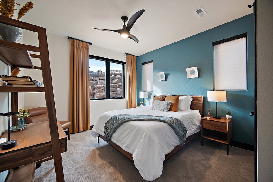 +1st Floor
+Queen bed
+Bedroom 2