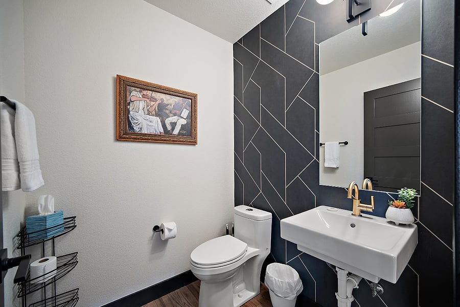 +1st floor
+Half bath