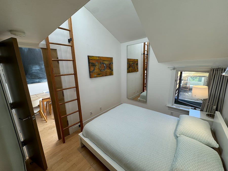 Bedroom 2

1 Queen Bed
1 Double Bed