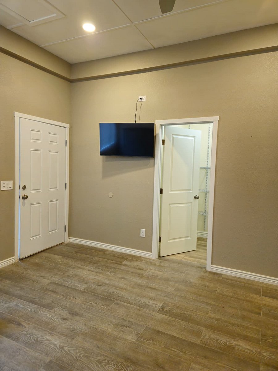 Furnished Finder property 910701_1 photo 7