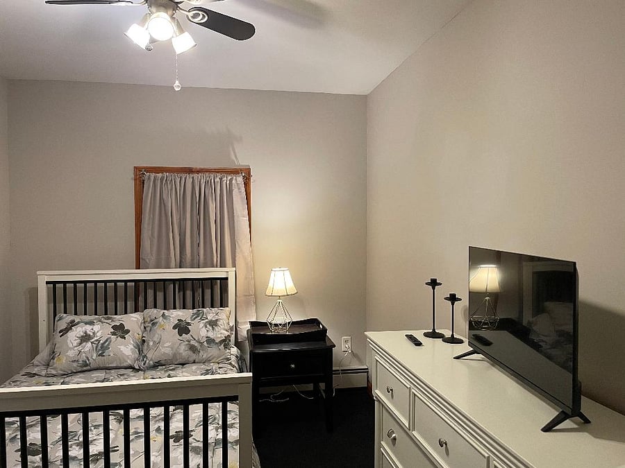 white/black bedroom 