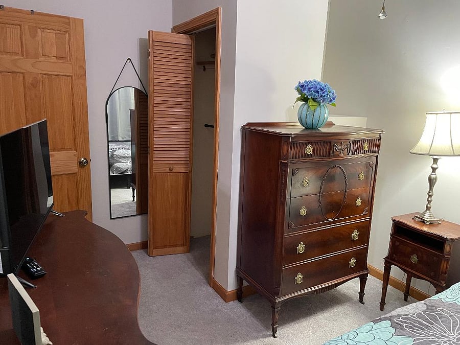 small bedroom - single bed