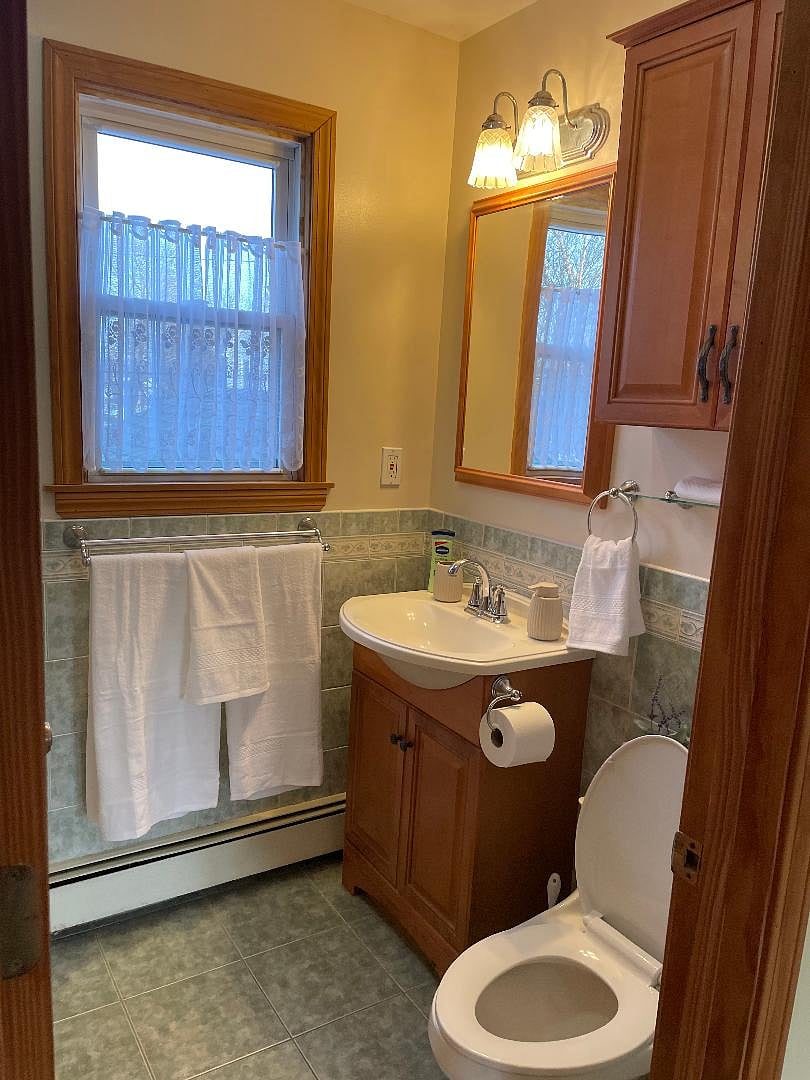 master bedroom bathroom
