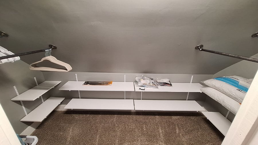 closet in the large bedroom