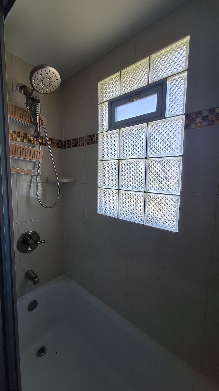 shower /tub