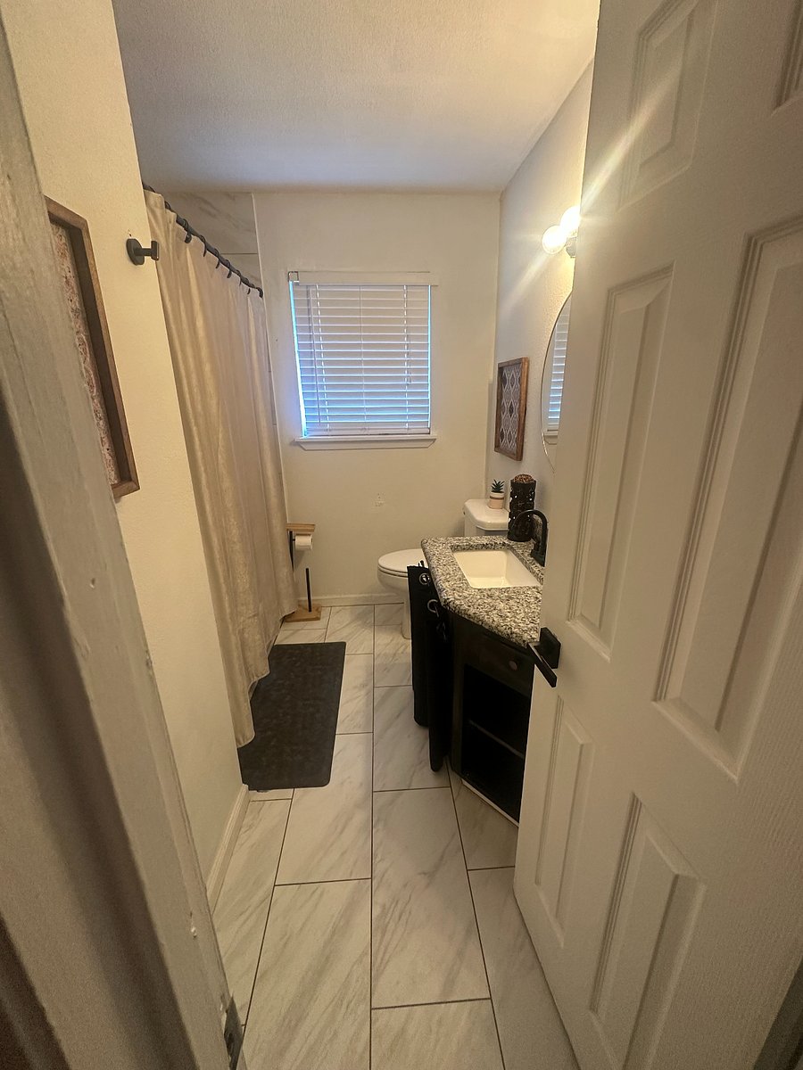 Hallway BR