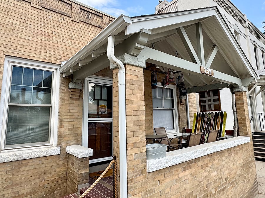 Amazing stoop for early morning coffees or evening beverages with friendly neighbors