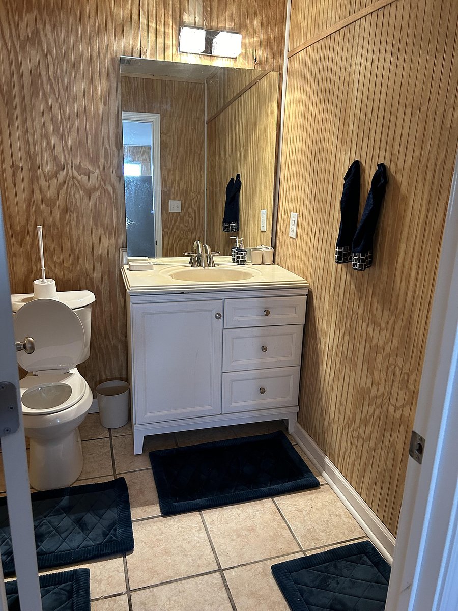 Full-bath for First Floor Guests