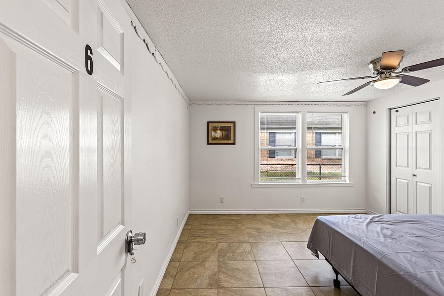 Bedroom6_pic1