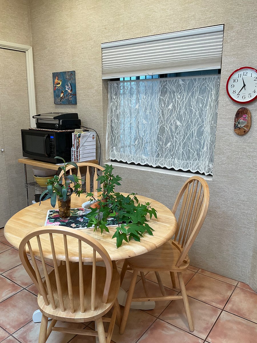 Eat-in kitchen.