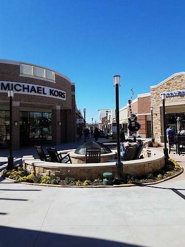Nearby shopping