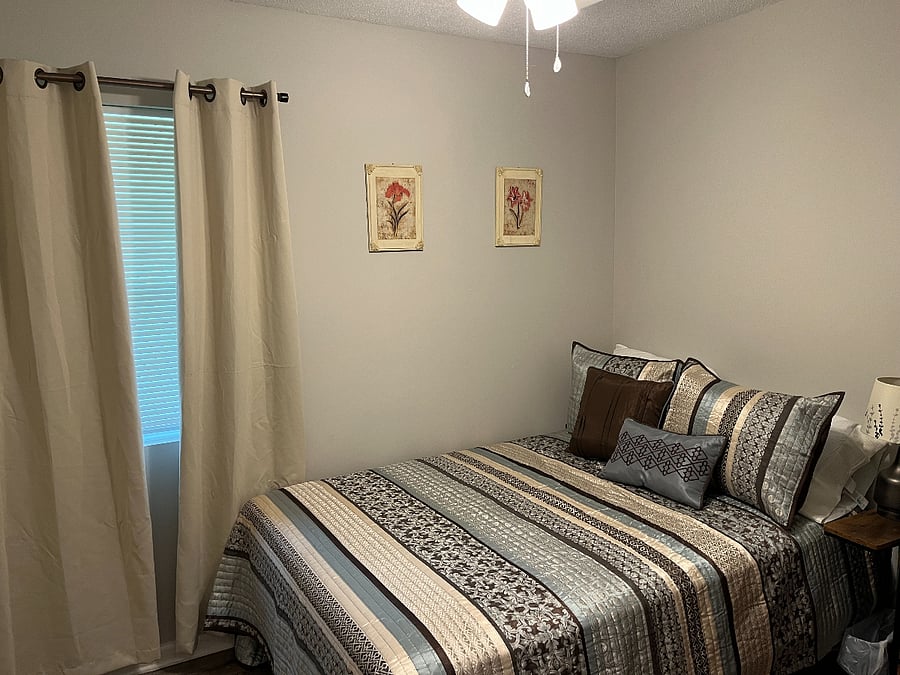 Bedroom 2  Full bed