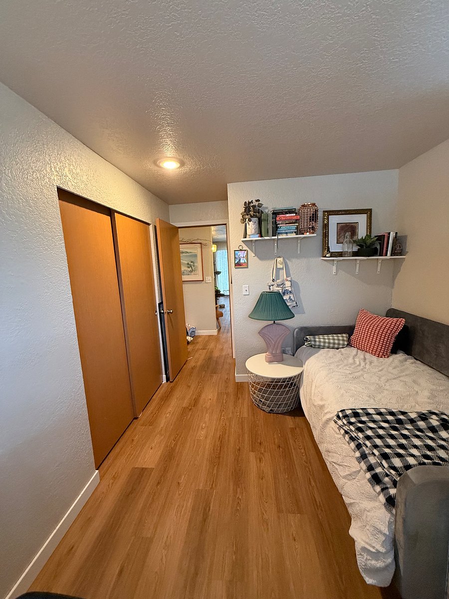 Second bedroom