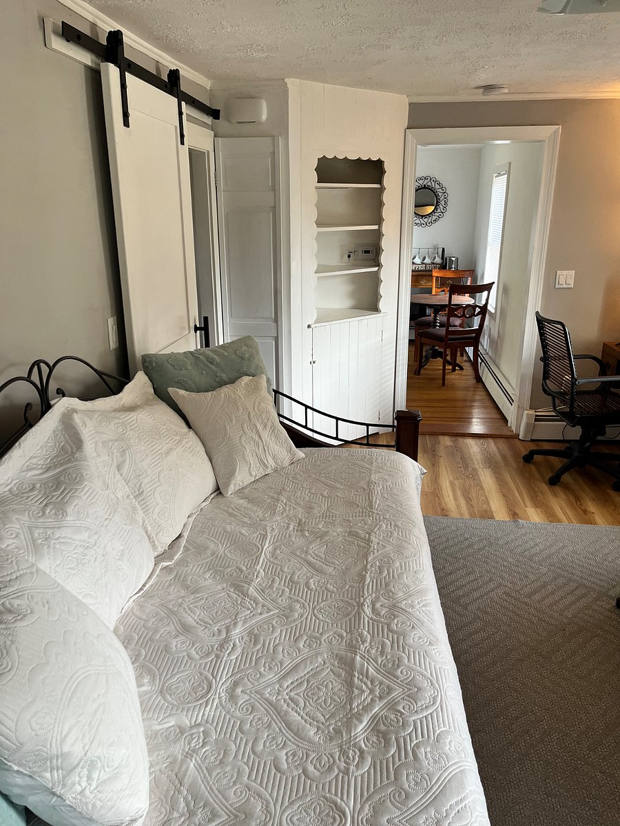 Living room/bedroom.  Trundle bed opens to king if you prefer a larger size.