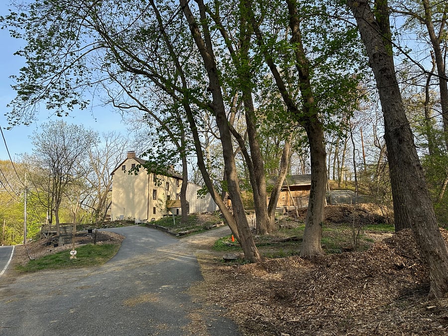 You will pass Historic Nitre Hall on Karakung Drive, in the beautiful 1.5 mile circuit from your apartment door.