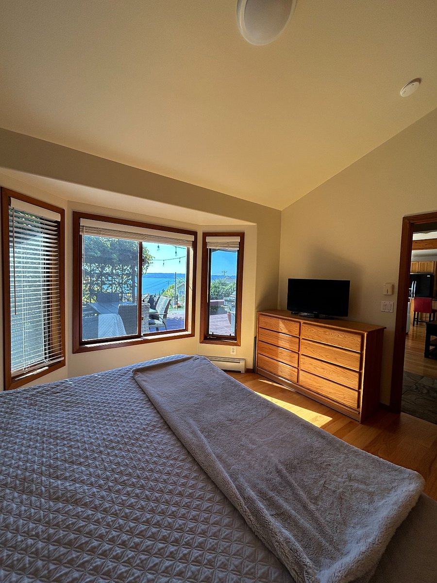 Master Bedroom , View