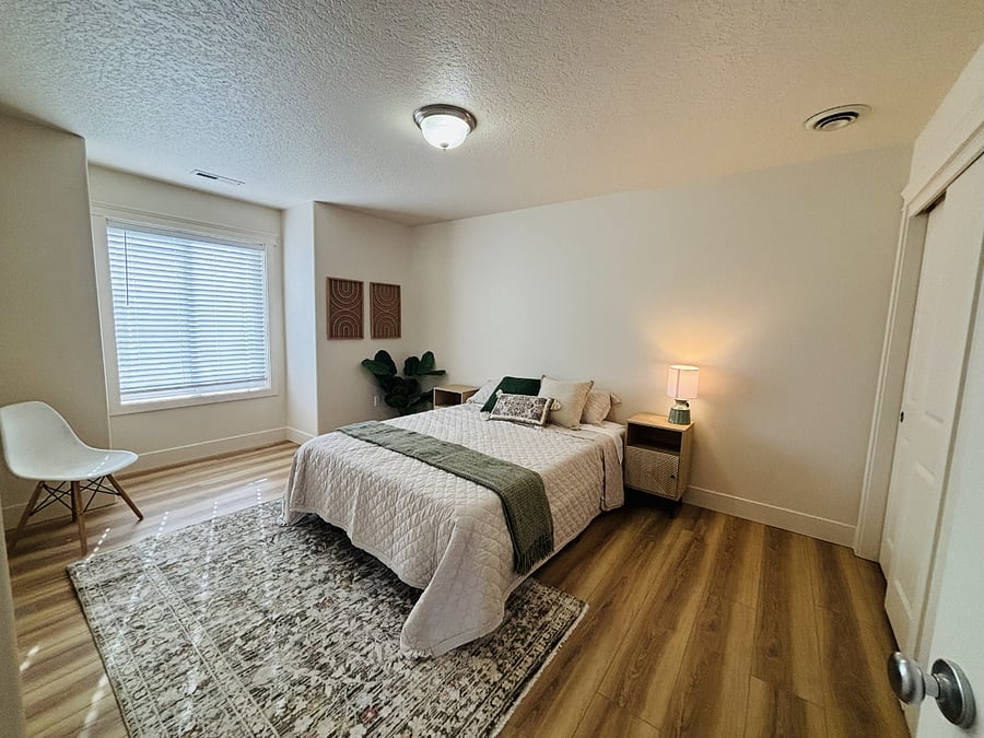 Guest room with Full size bed