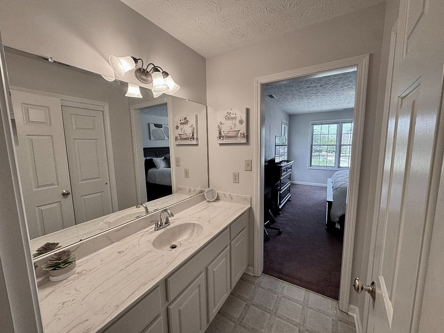 En-Suite #2 Bathroom Entry