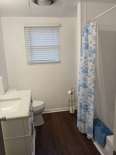 Main Floor Full Bathroom