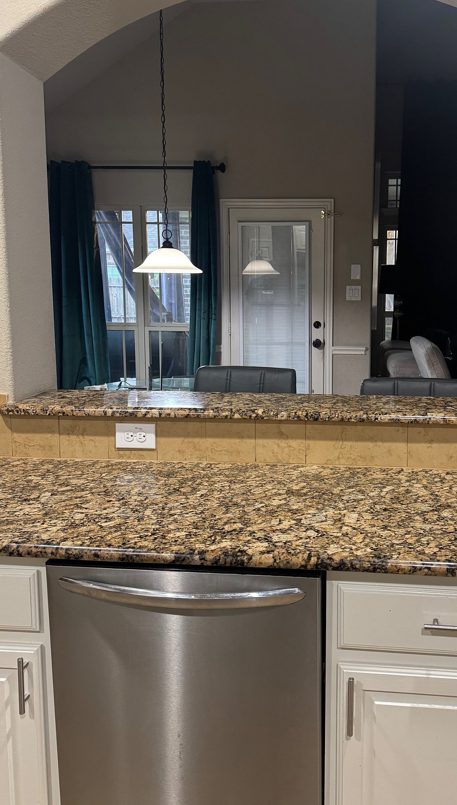Grab a bite to eat at the breakfast bar