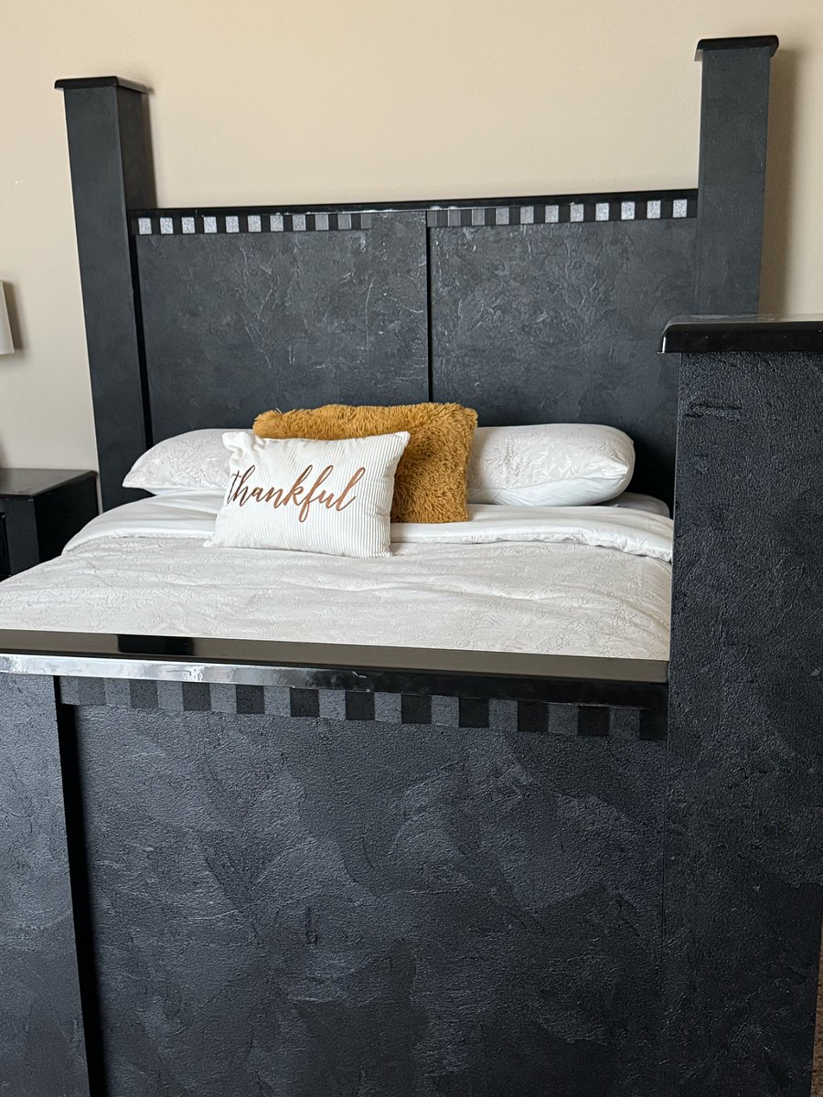 Queen Bed
