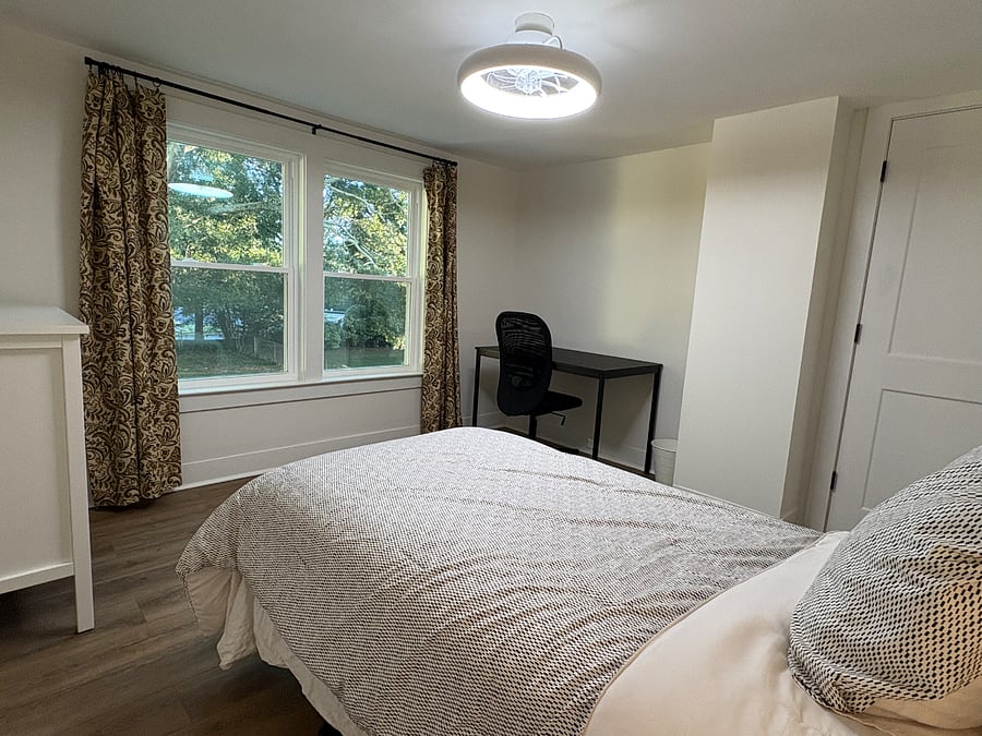 Private office or bedroom on 2nd floor. A pack n'play is available
