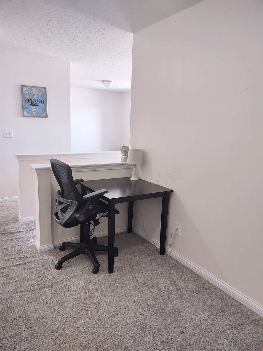 Hallway workstation