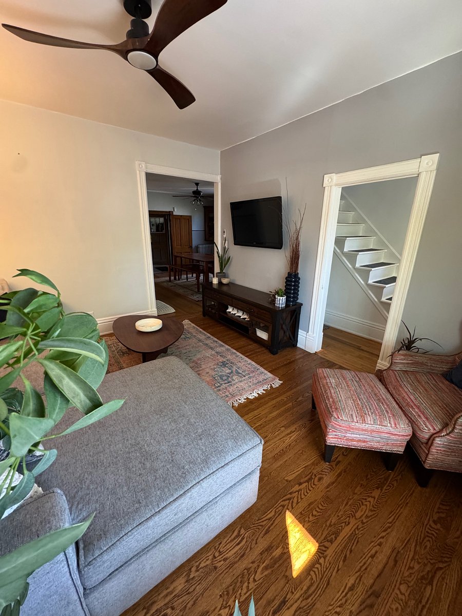 Main Level
Living Room (View of Dining Room)
(Shared)