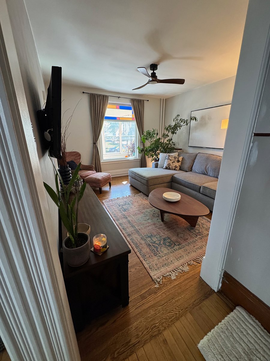 Main Level
Living Room
(Shared)