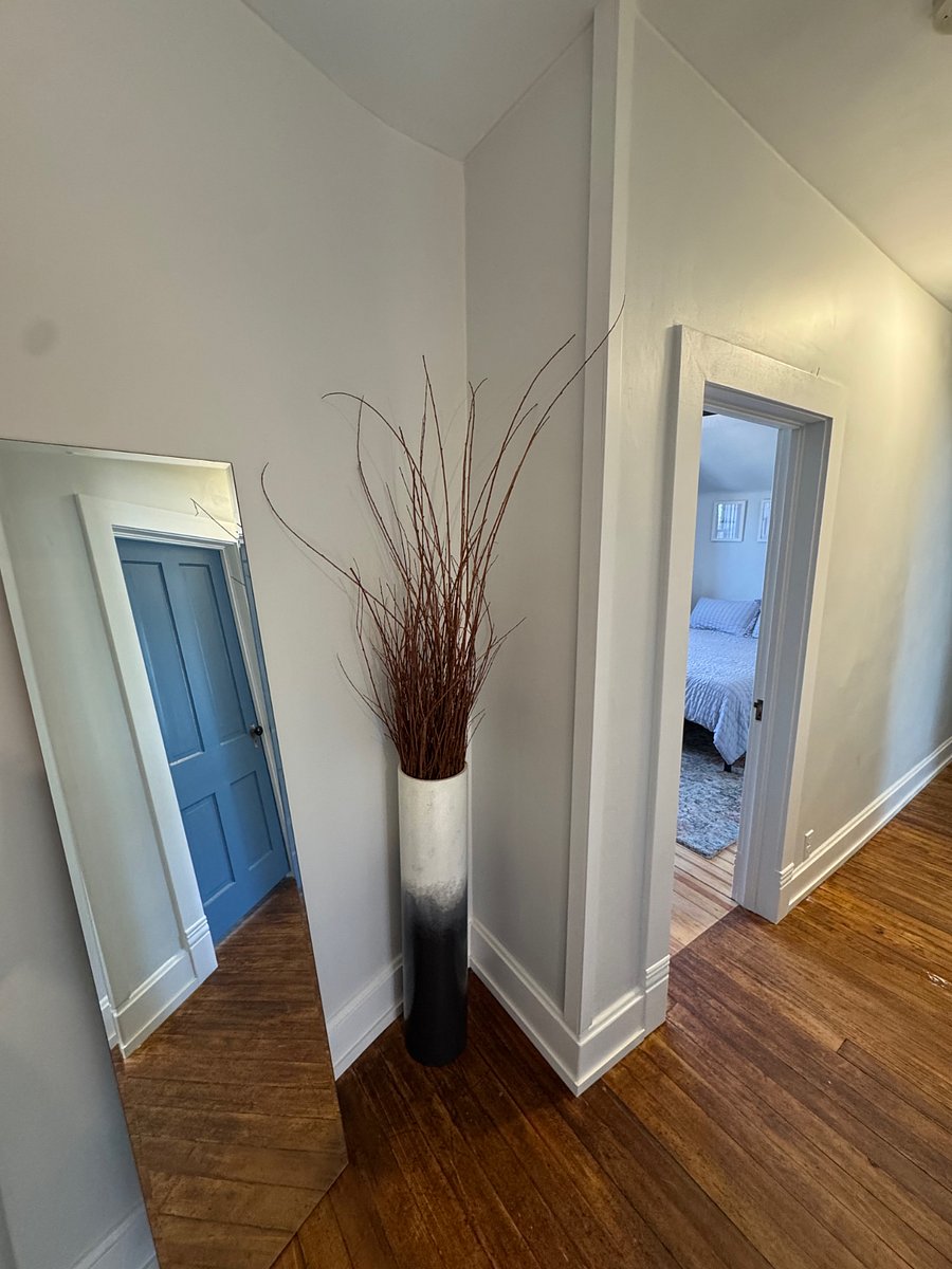 Upper Level
Entrance to Upstairs/Top of Stairs
(View of Tenant Bedroom)
(Shared)