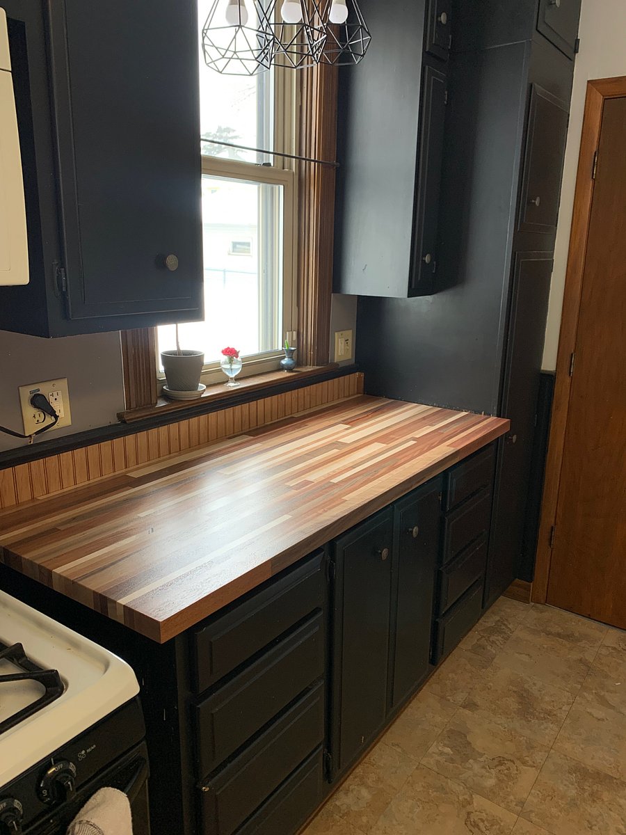 Main Level
Full Kitchen
(Shared)