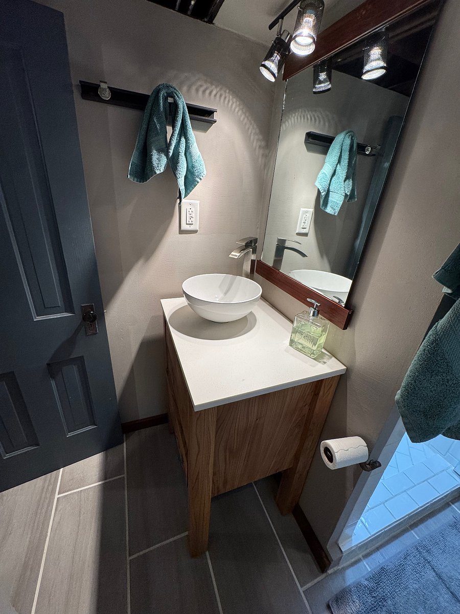 Lower Level/Basement
3/4 Bathroom (Shared)